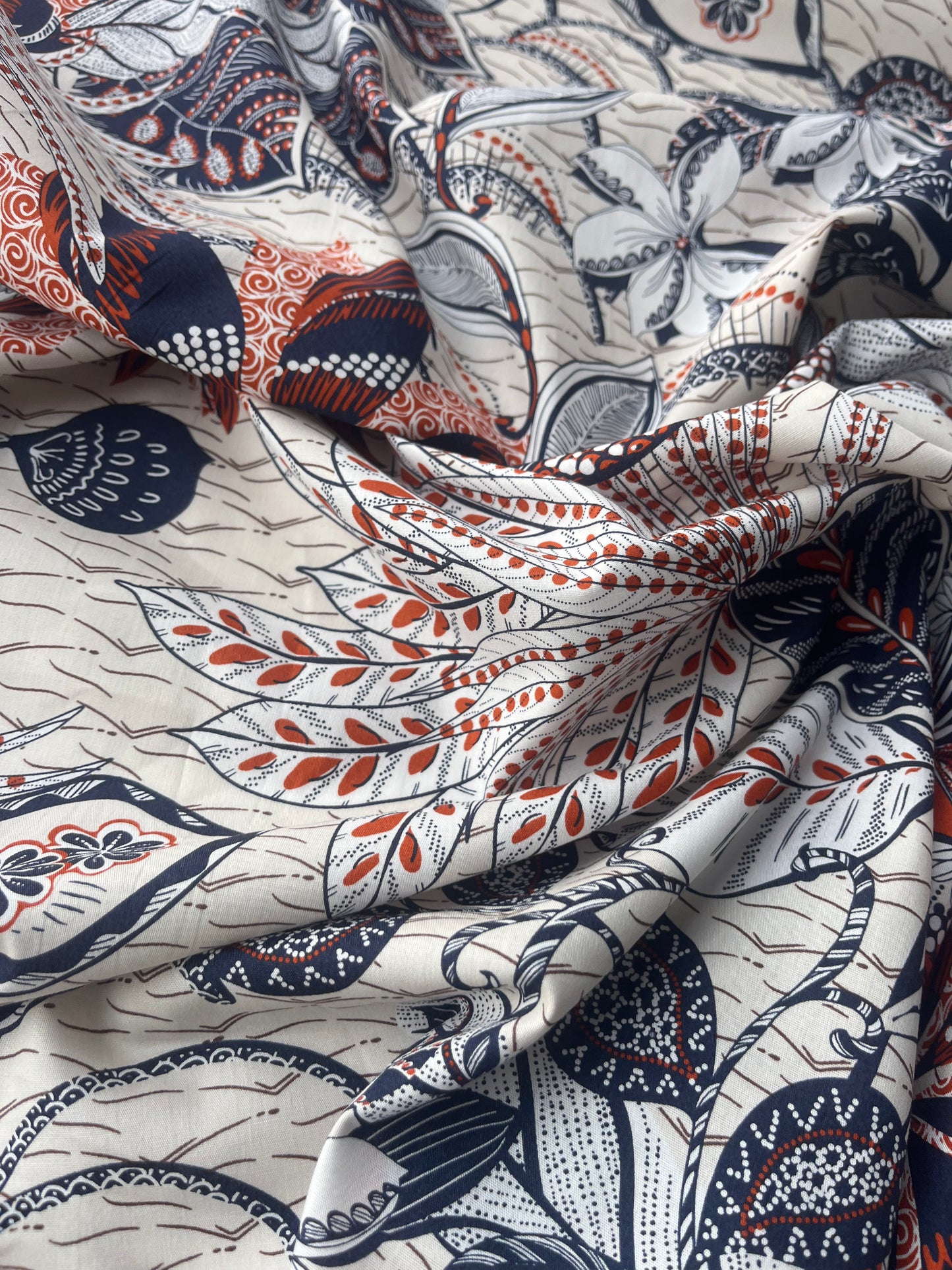 MARA MANIA 019 cotton poplin with navy/brique jungle leaves