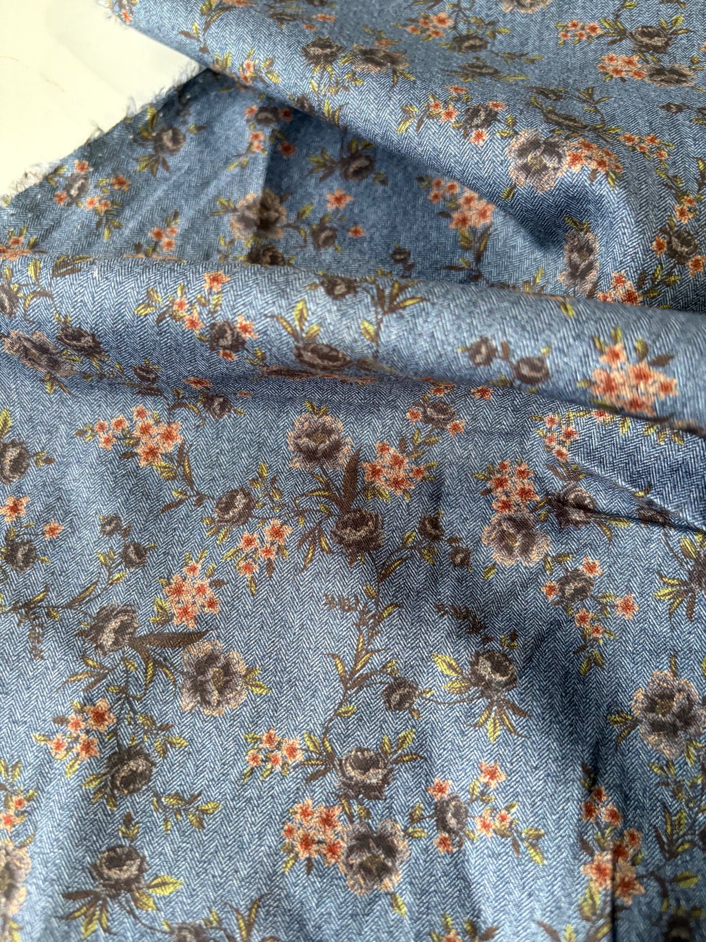 JUTTA 029 viscose small flowers indigo