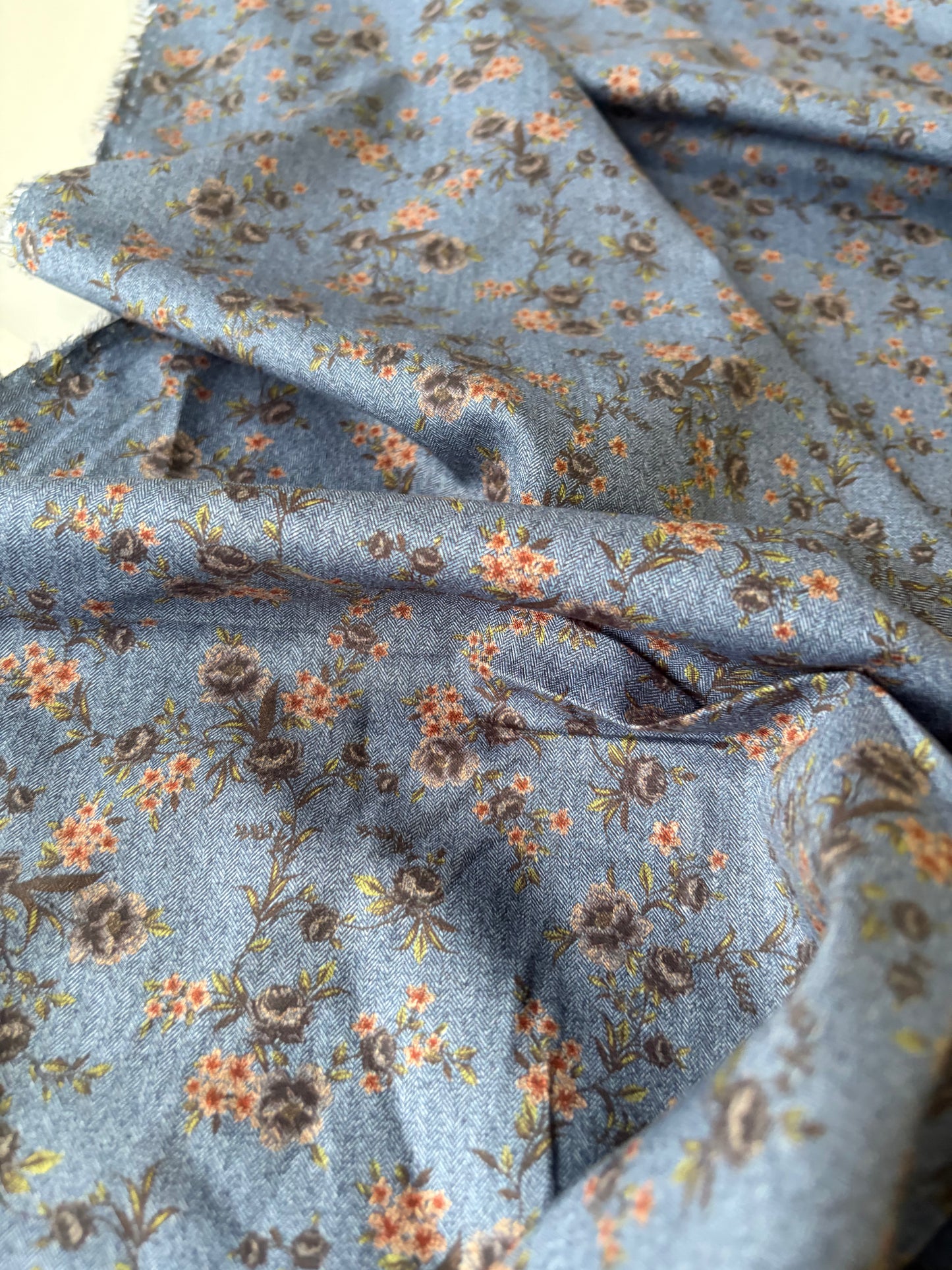 JUTTA 029 viscose small flowers indigo