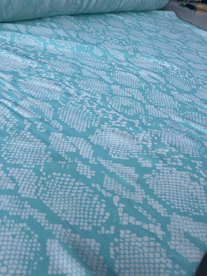 PC MARA MANIA 023 crêpe de Chine aqua/white snake print
