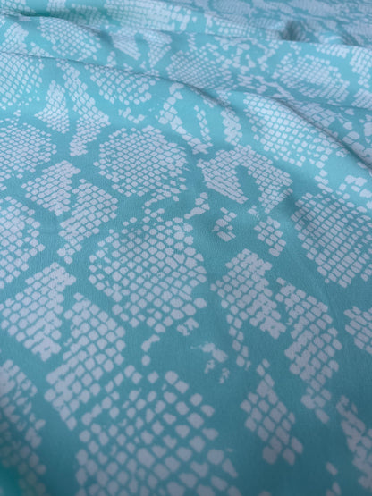 PC MARA MANIA 023 crêpe de Chine aqua/white snake print