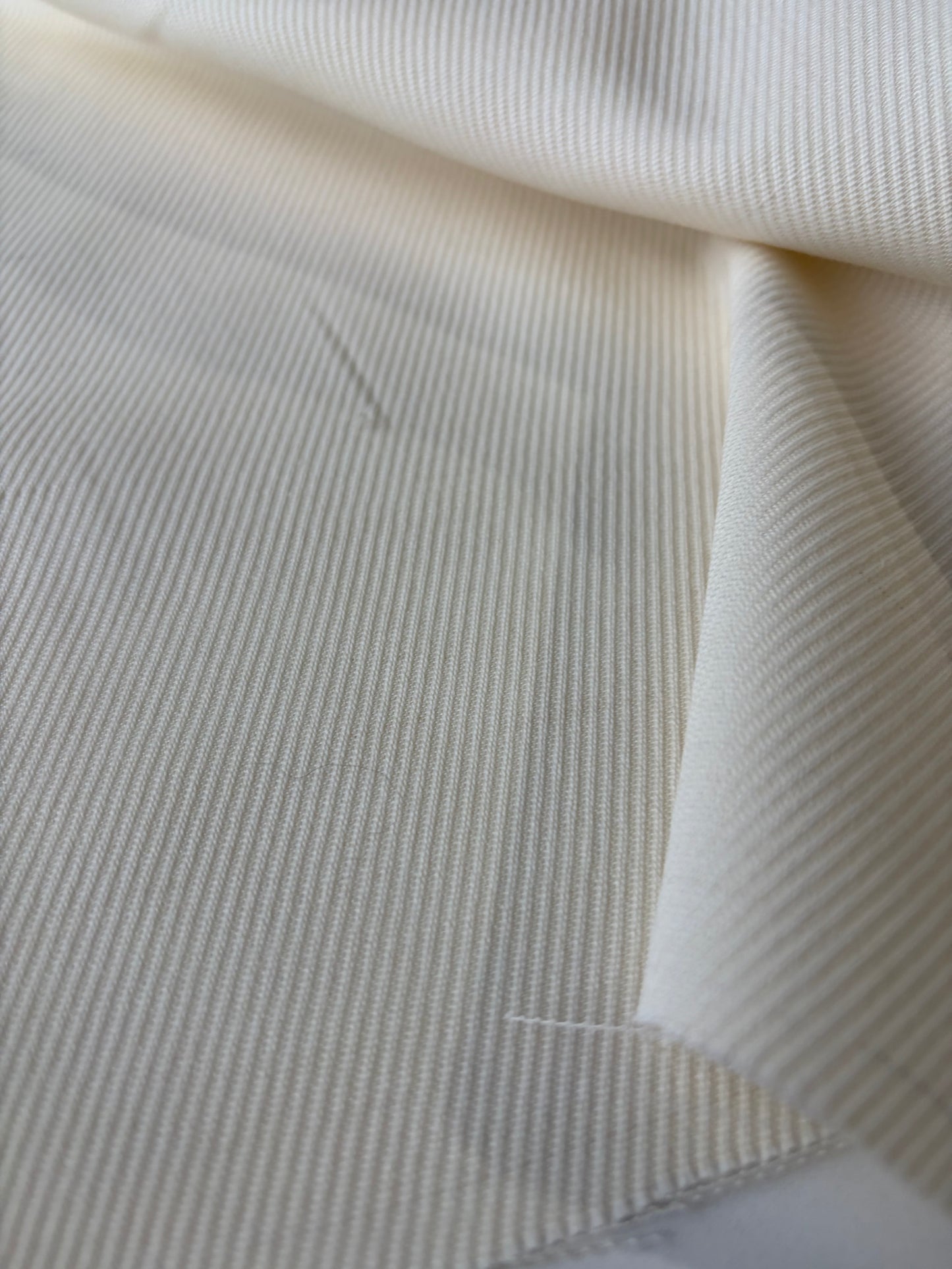 JUTTA 036 Wool tricotine woolwhite