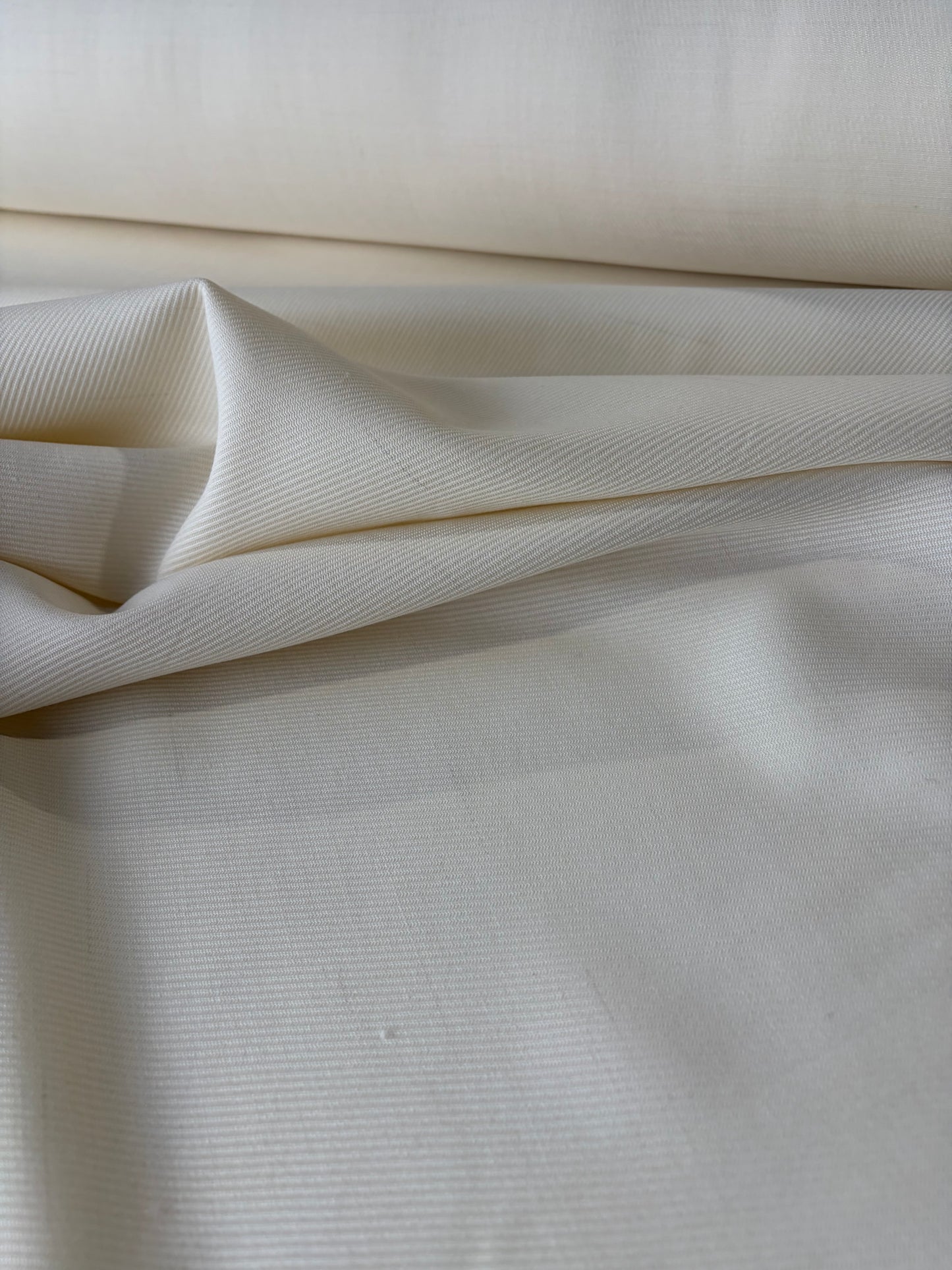 JUTTA 036 Wool tricotine woolwhite