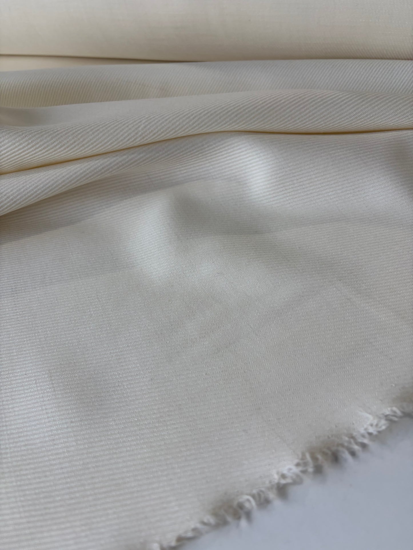 JUTTA 036 Wool tricotine woolwhite