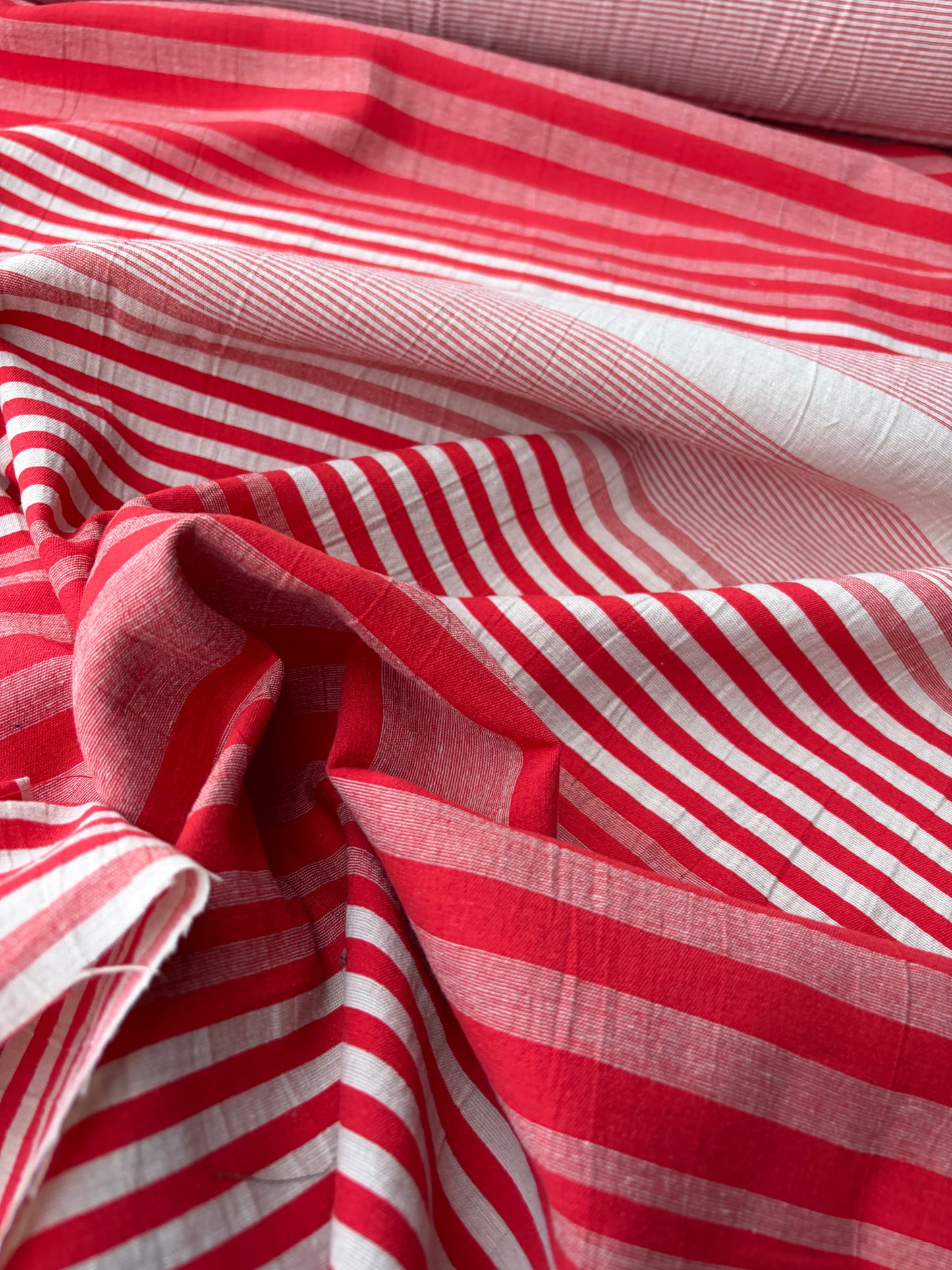 NED 023 red/ecru cotton irregular stripe