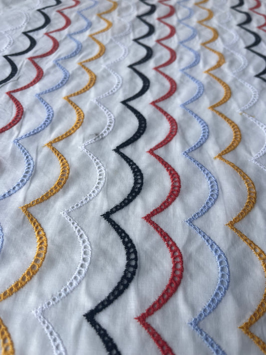 MARA MANIA 031 broderie Anglaise waves