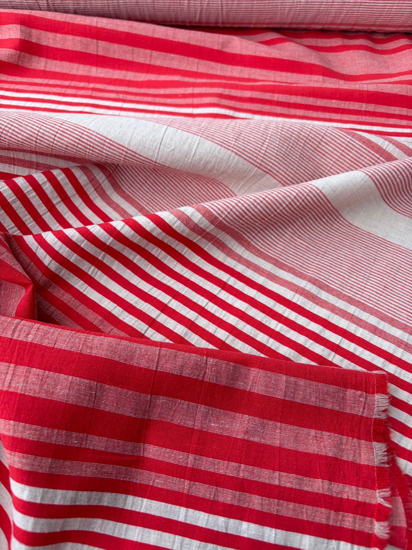 NED 023 red/ecru cotton irregular stripe
