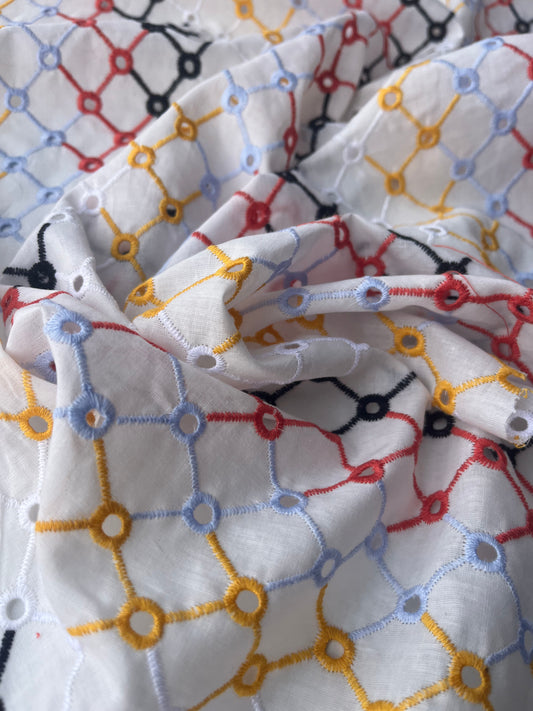 MARA MANIA 032 broderie Anglaise diagonal