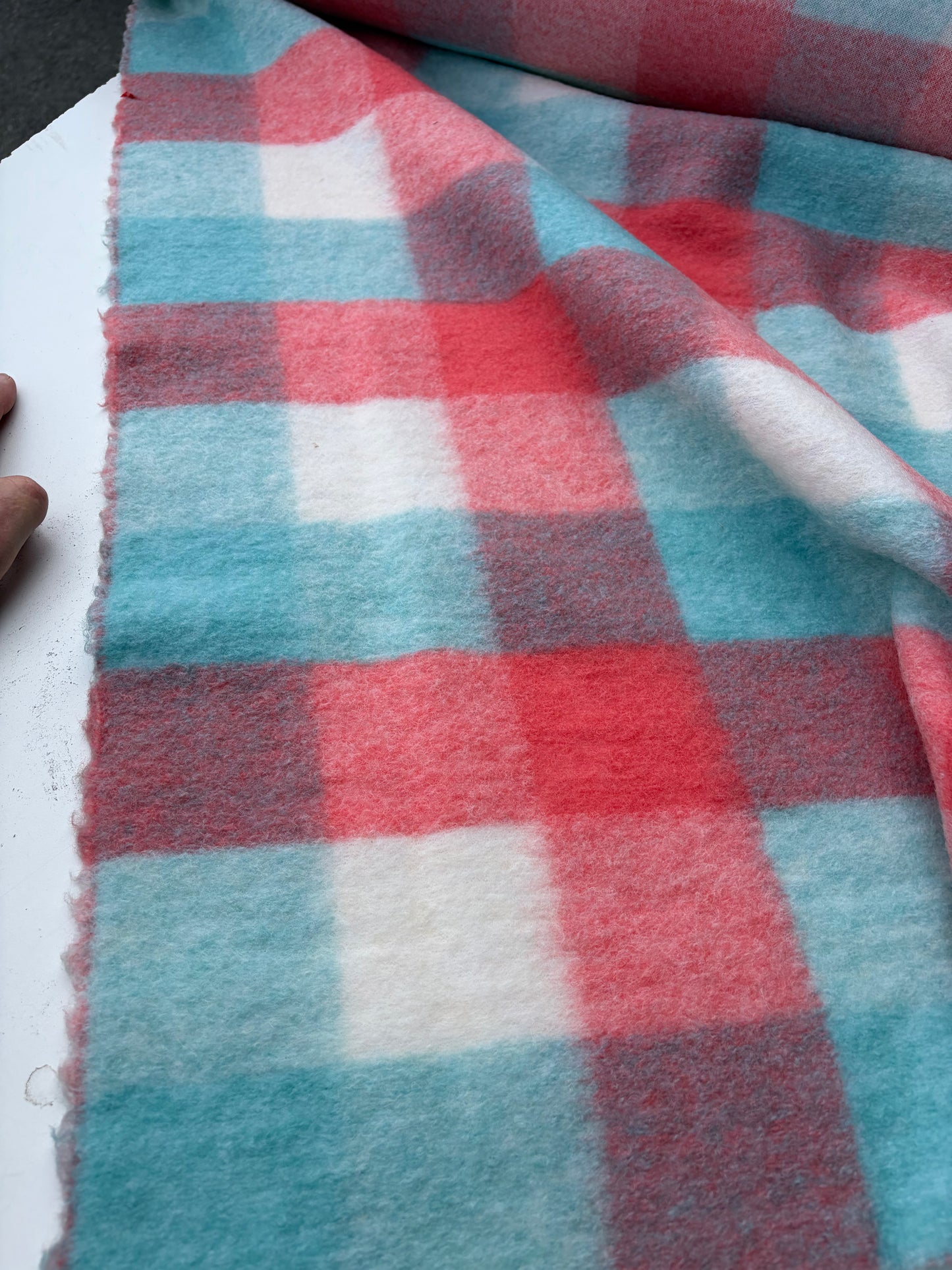 NED 026 soft pink/aqua checkered heavy boiled wool
