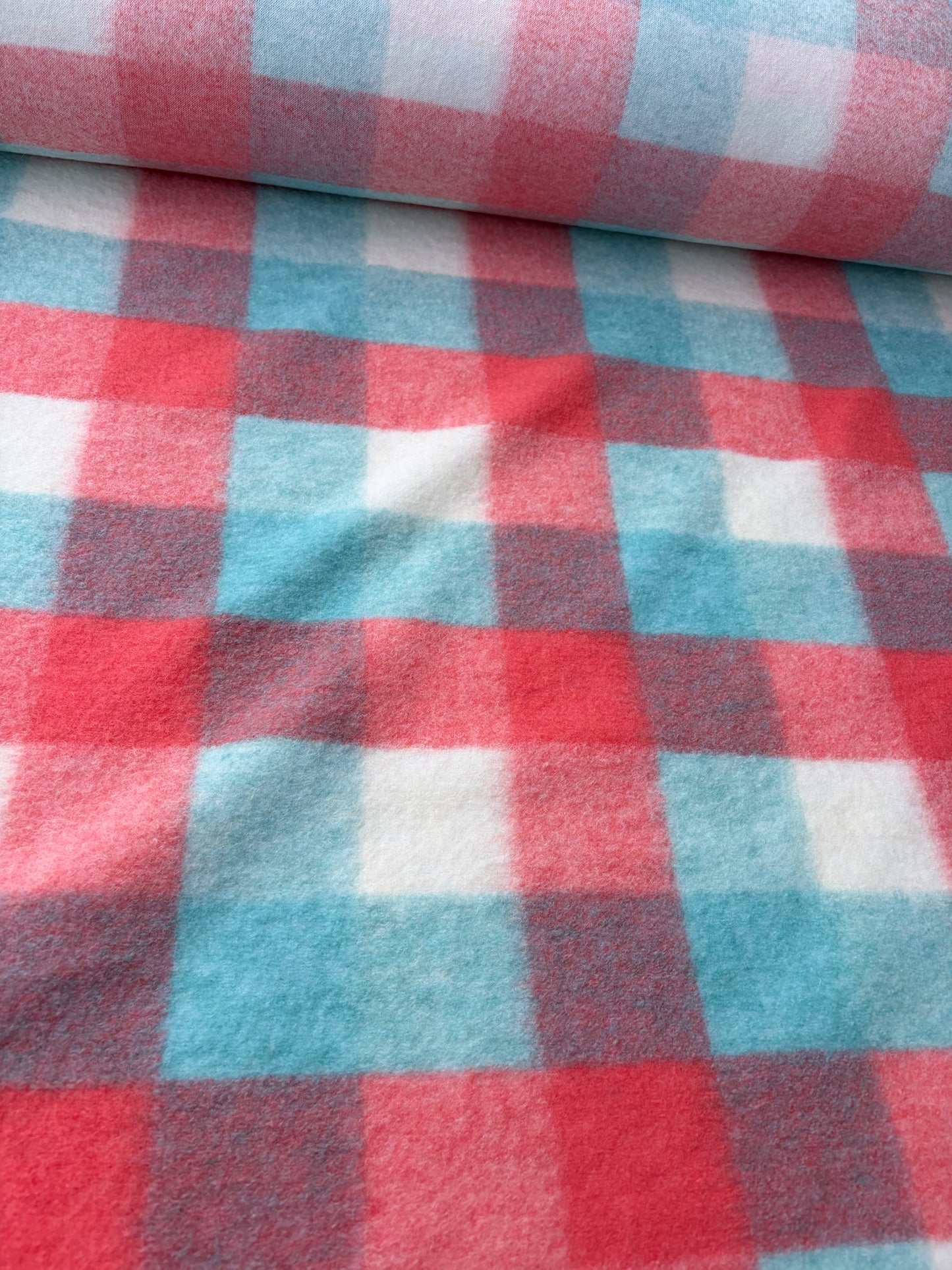 NED 026 soft pink/aqua checkered heavy boiled wool