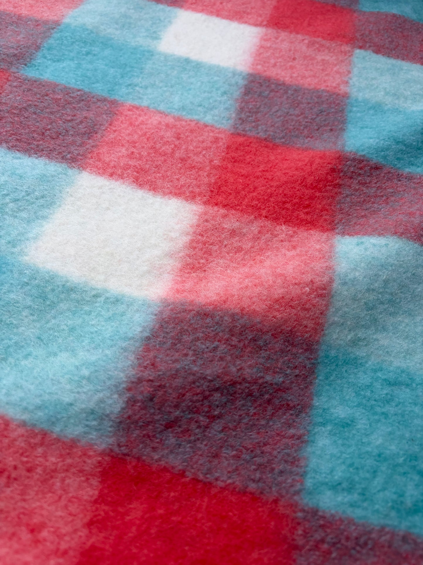 NED 026 soft pink/aqua checkered heavy boiled wool