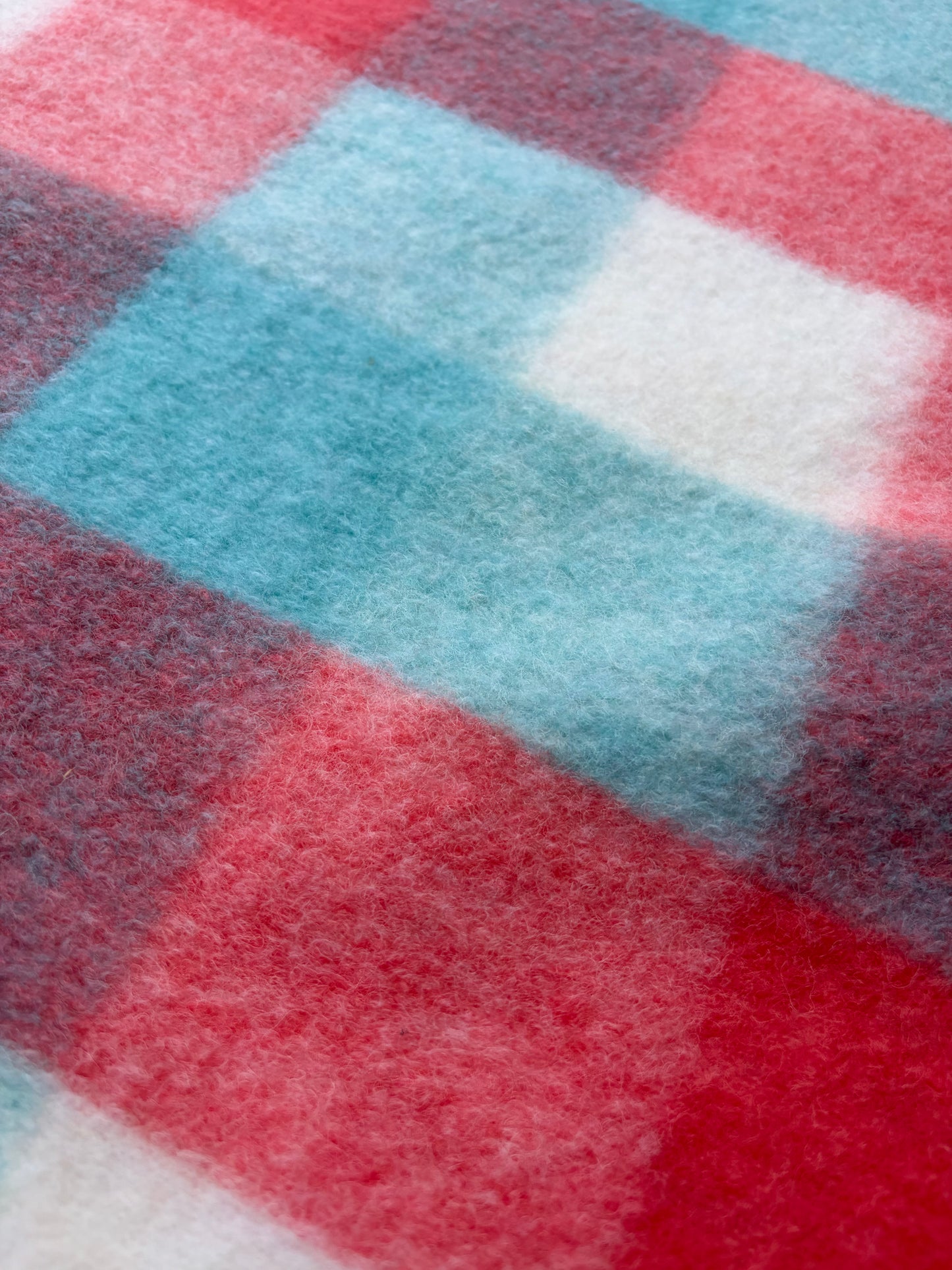 NED 026 soft pink/aqua checkered heavy boiled wool
