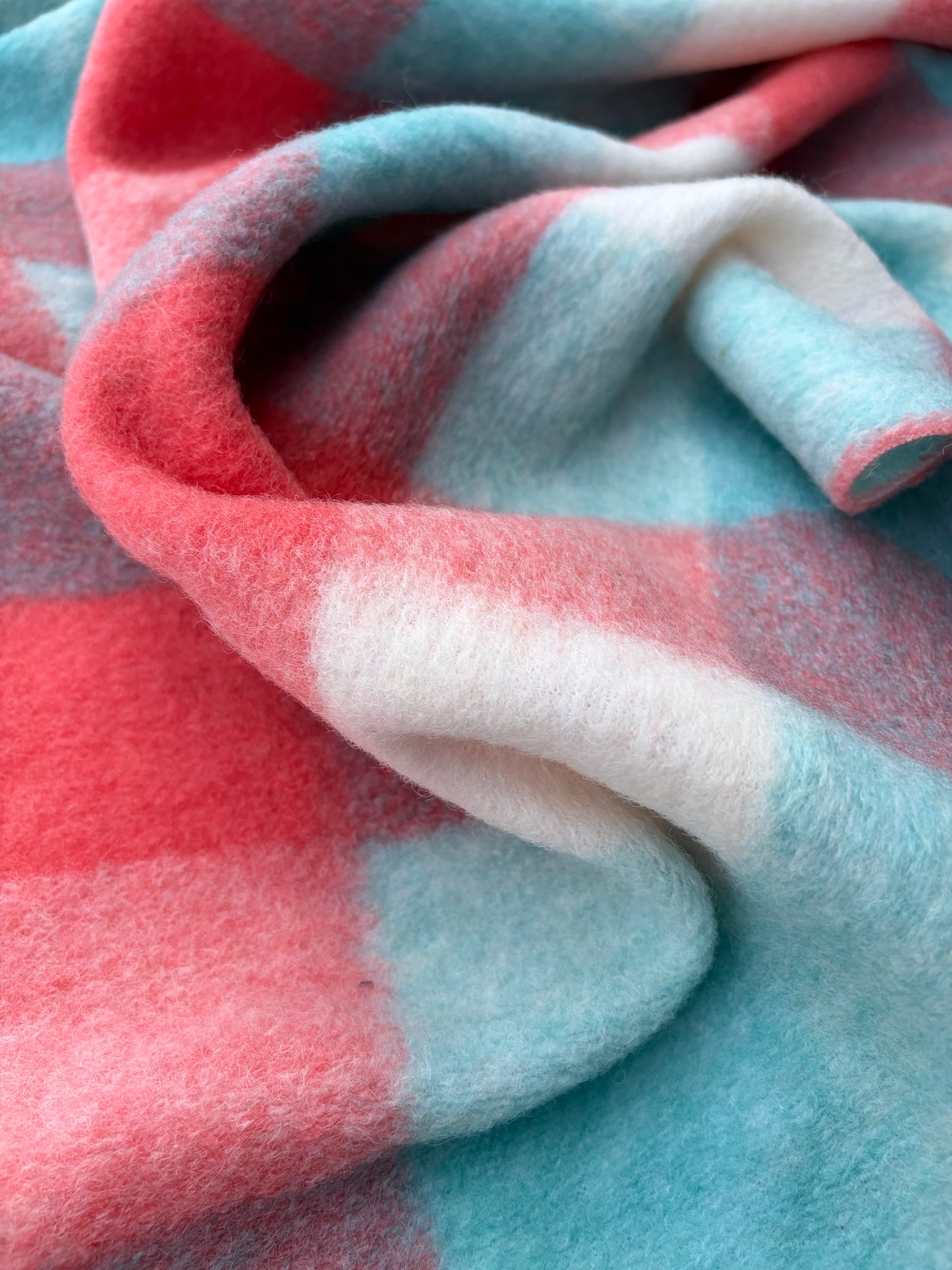 NED 026 soft pink/aqua checkered heavy boiled wool
