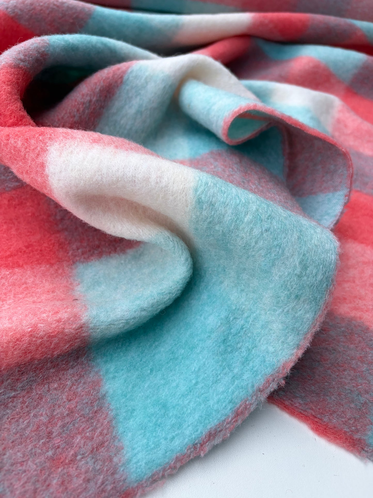 NED 026 soft pink/aqua checkered heavy boiled wool
