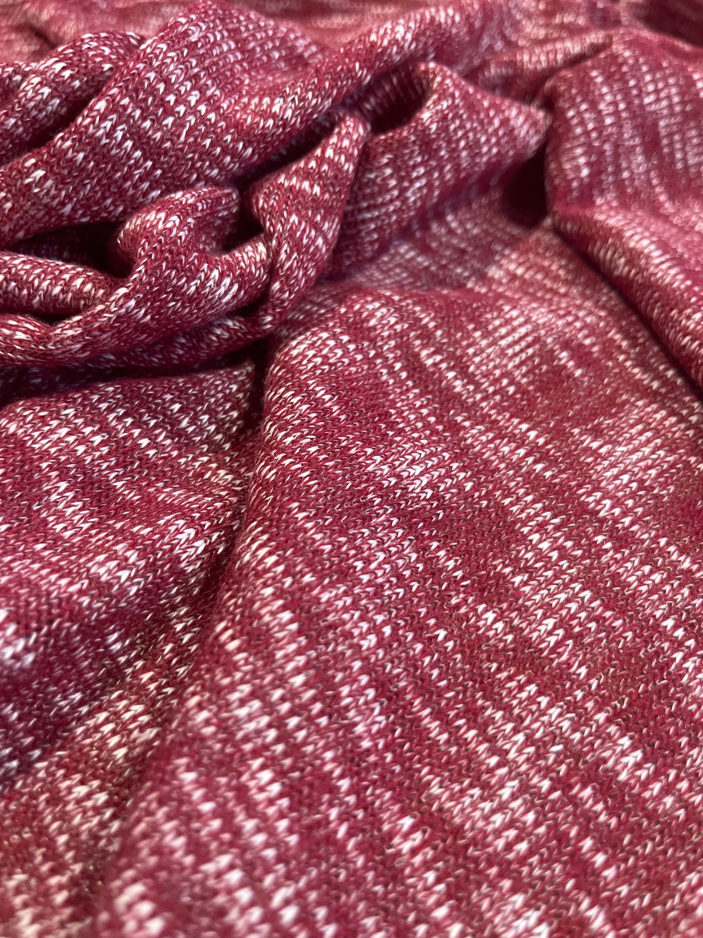 E01 Tricot jacquard bordeaux