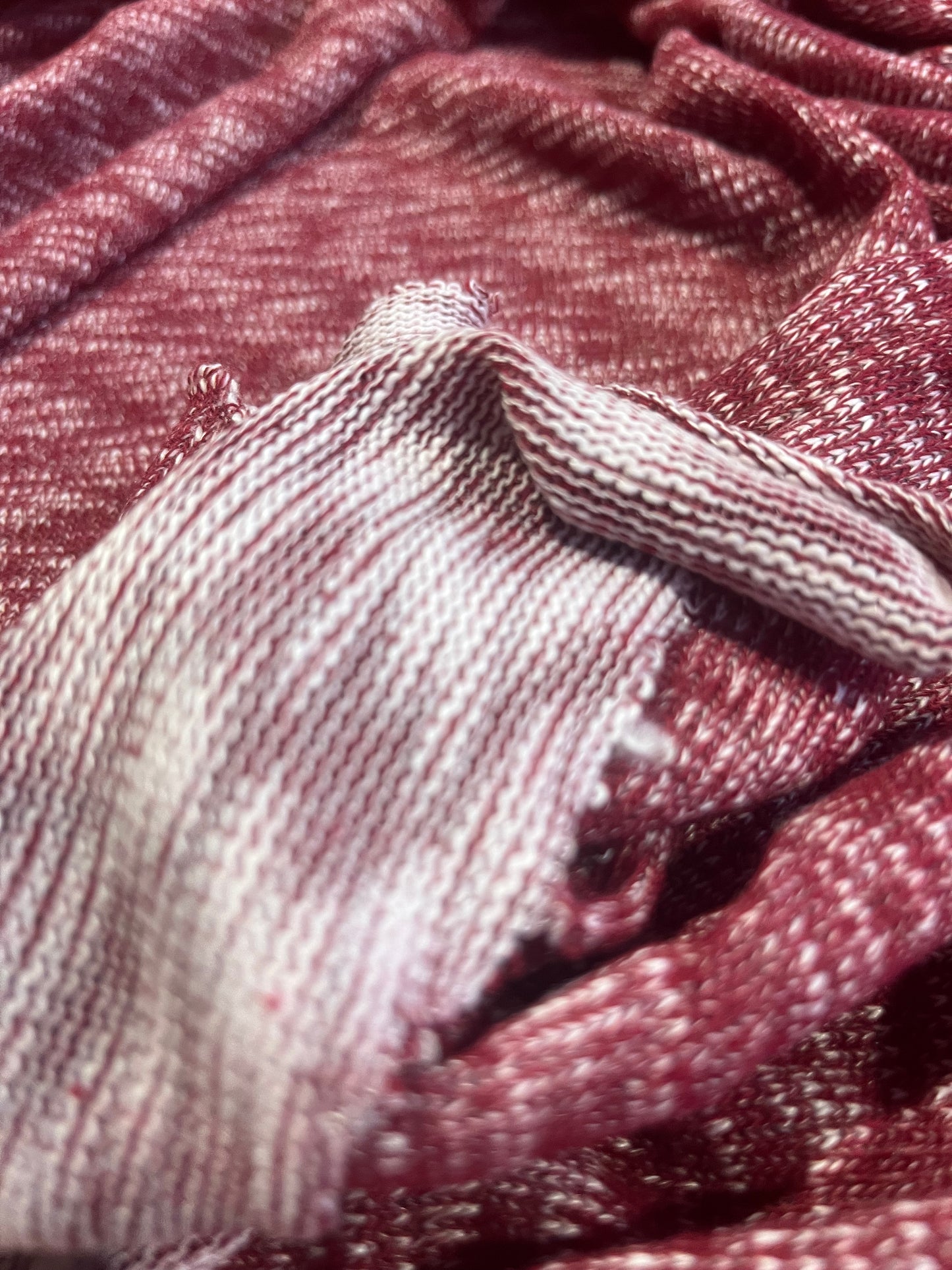 E01 Tricot jacquard bordeaux