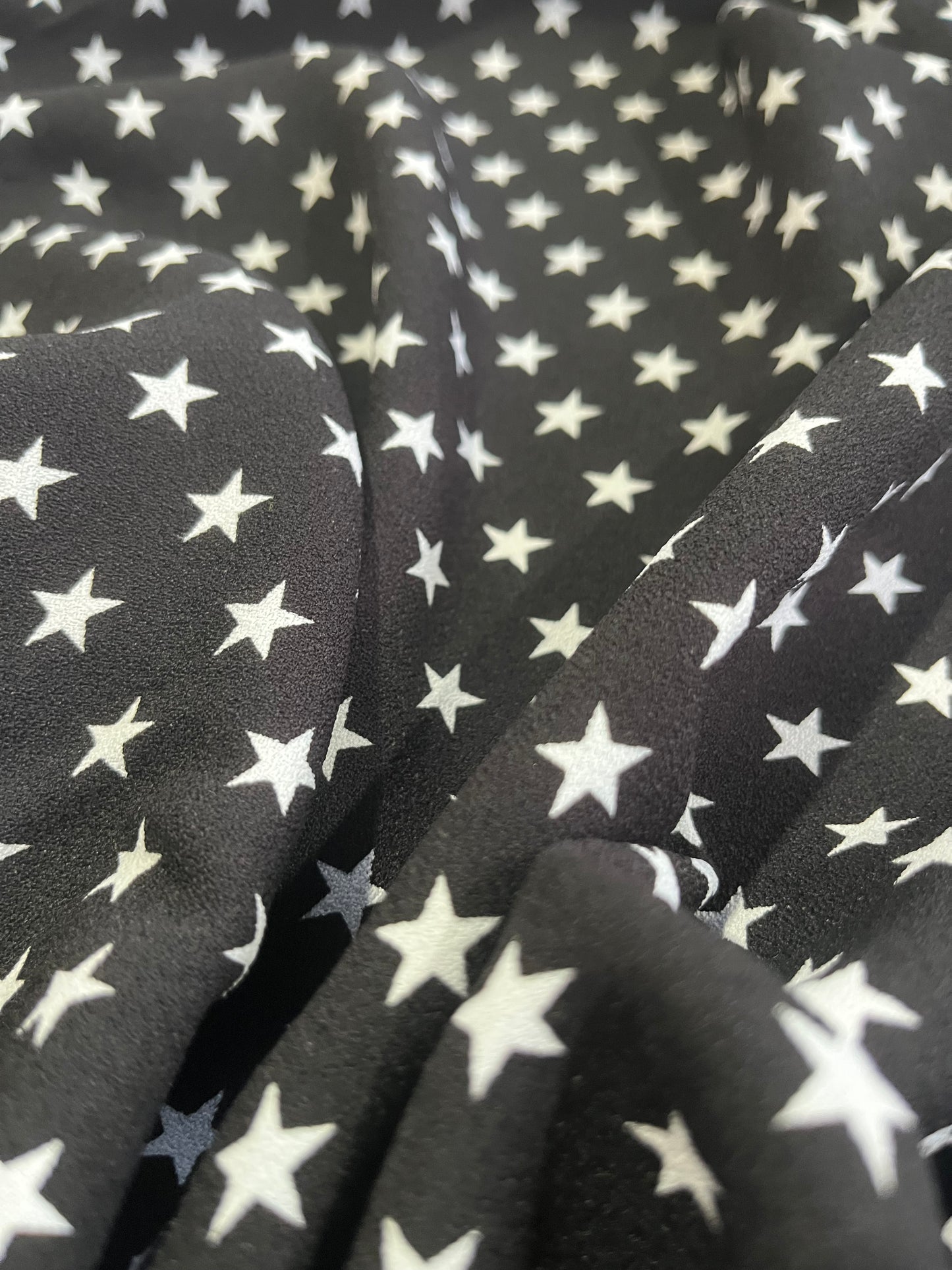 D01 CAN 1505 viscose crêpe stars