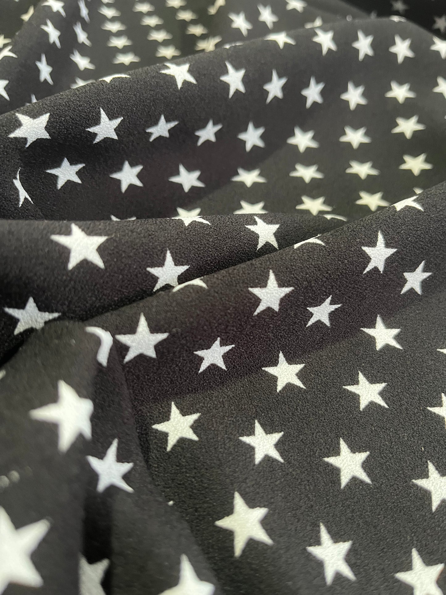 D01 CAN 1505 viscose crêpe stars