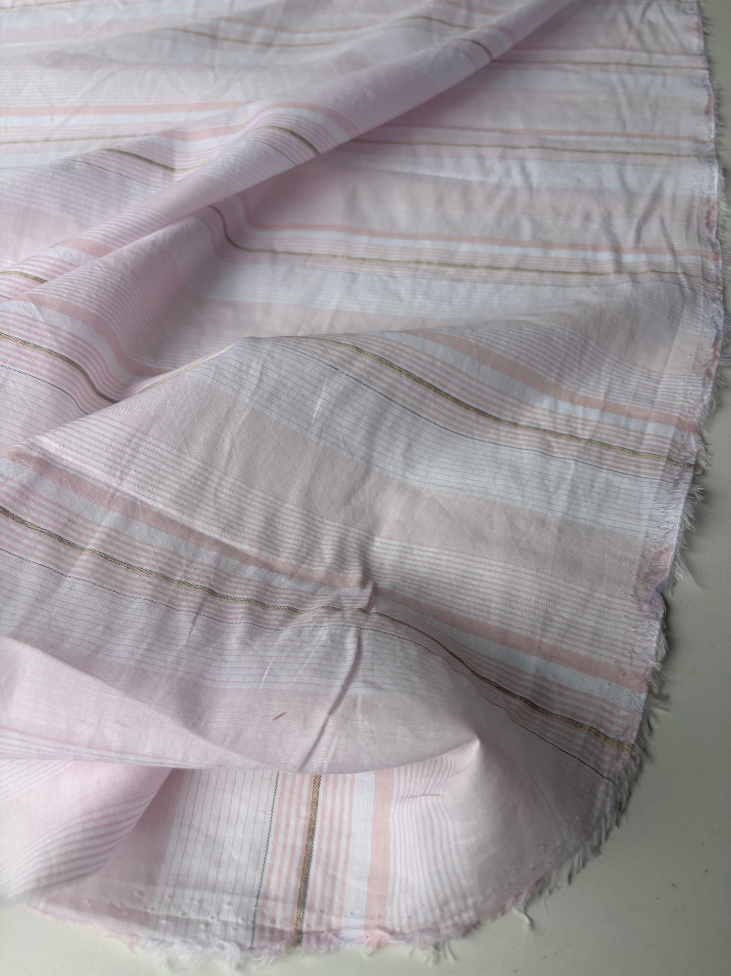 VINCE 007 colourwoven cotton voile stripes