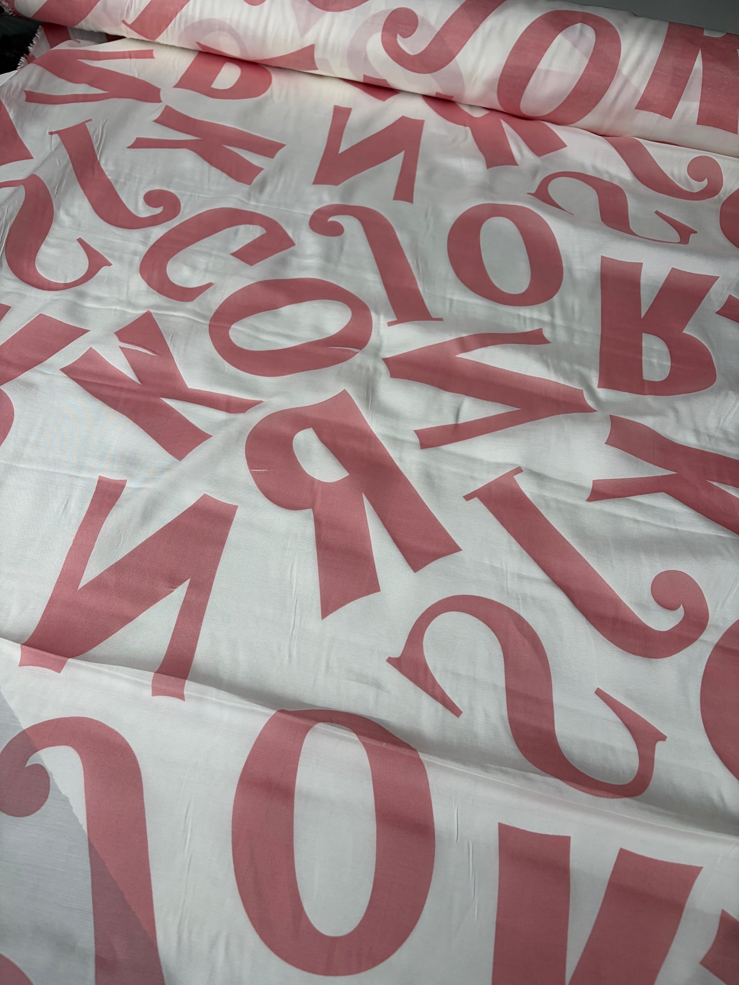 VINCE 008 viscose old pink letters