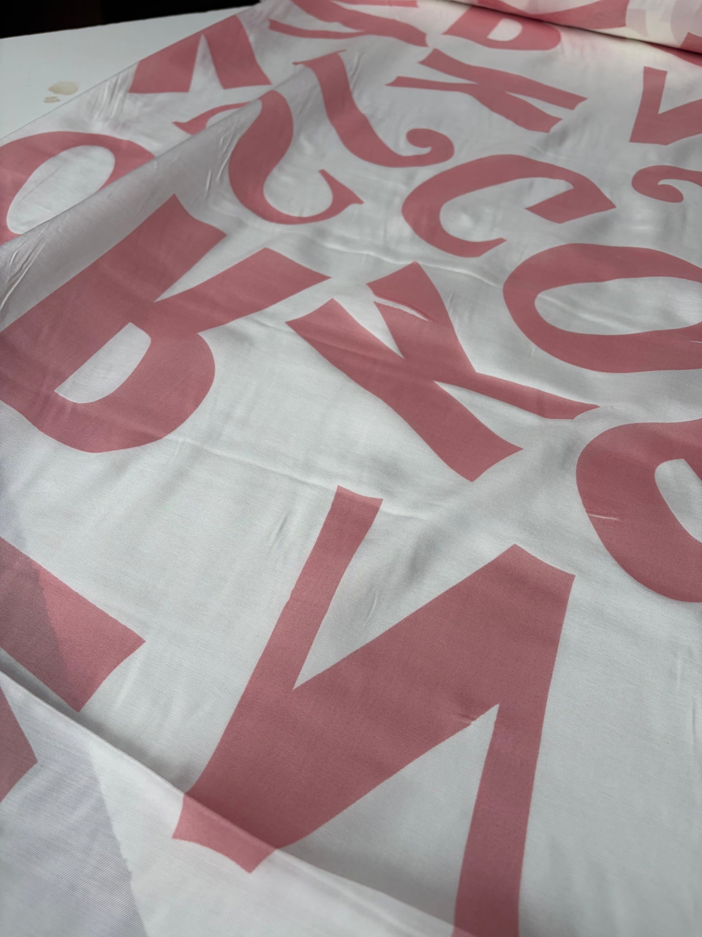 VINCE 008 viscose old pink letters