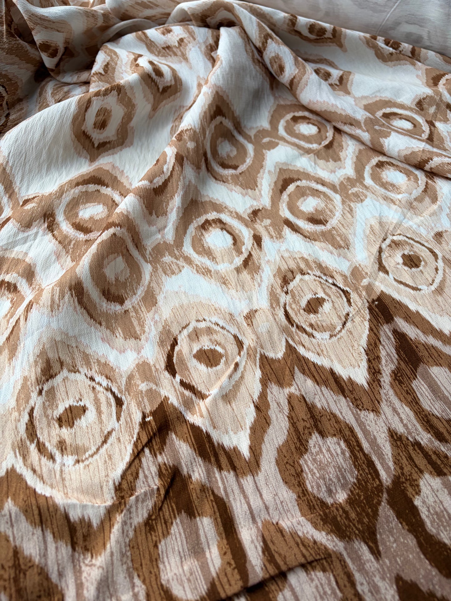 SMITHERS 003 brown double border viscose animalier print