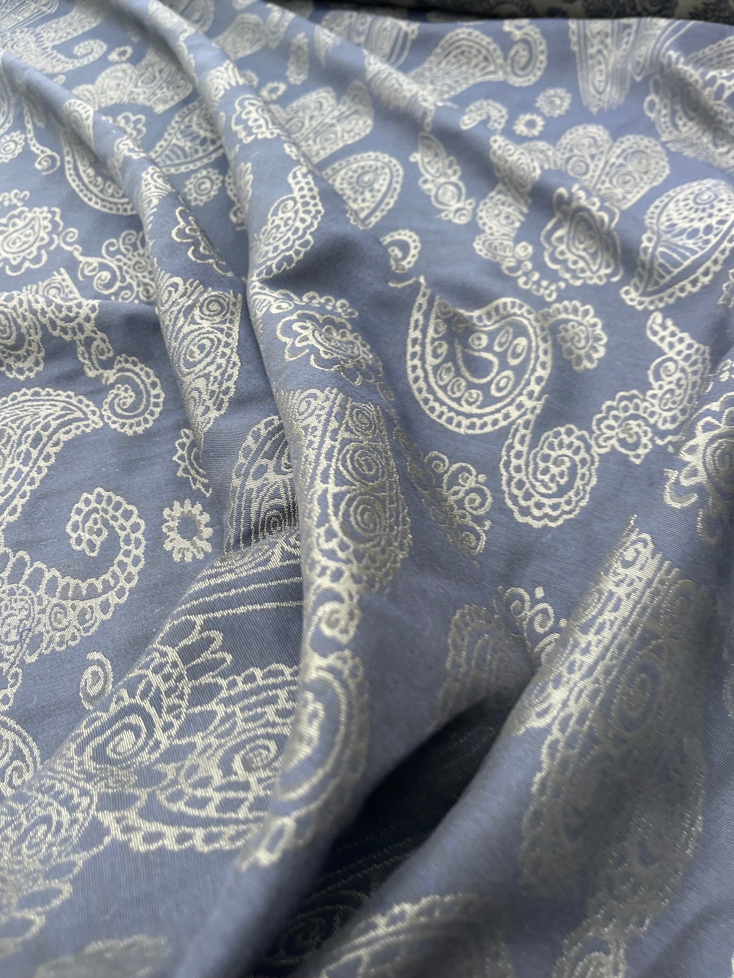 Hélène 007 jacquard navy/brown cashemere design