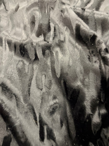 ZINO 003 black fake fur with zig-zag effect