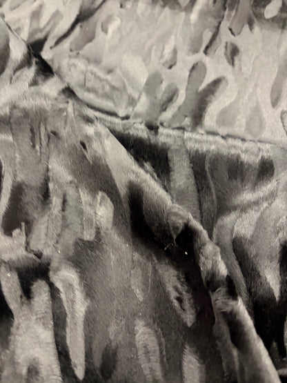 ZINO 003 black fake fur with zig-zag effect