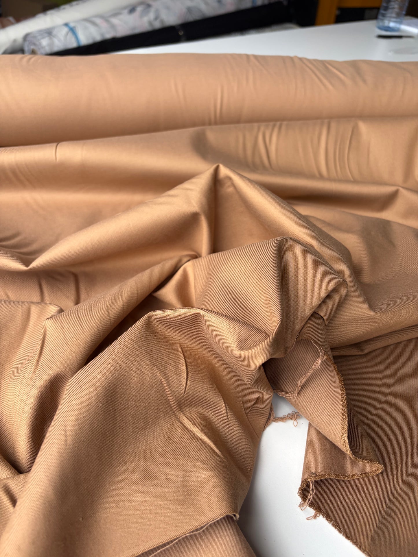 LC VINCE 015 soft cotton twill camel
