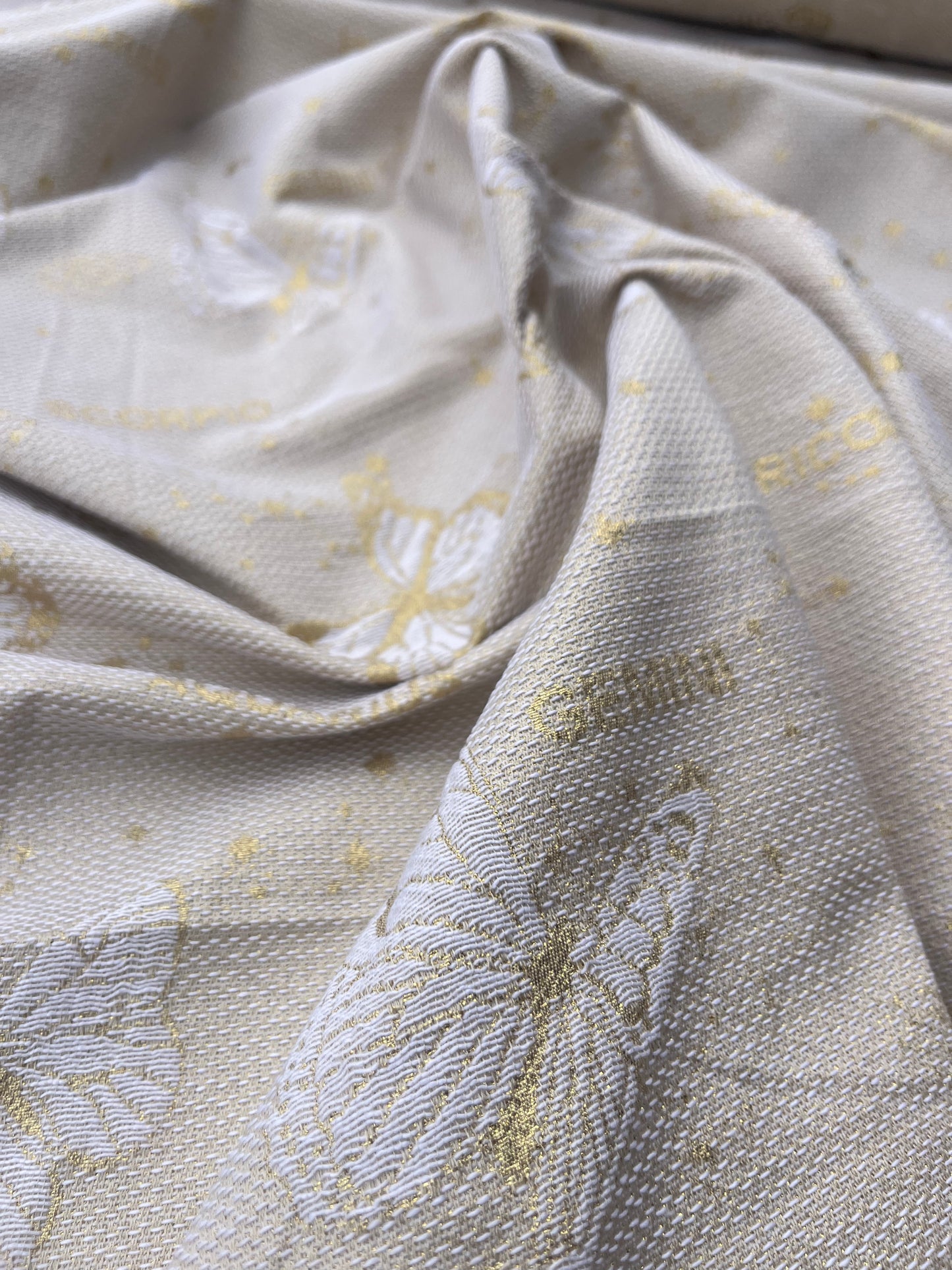 Hélène 011 cotton jacquard butterflies gold/white