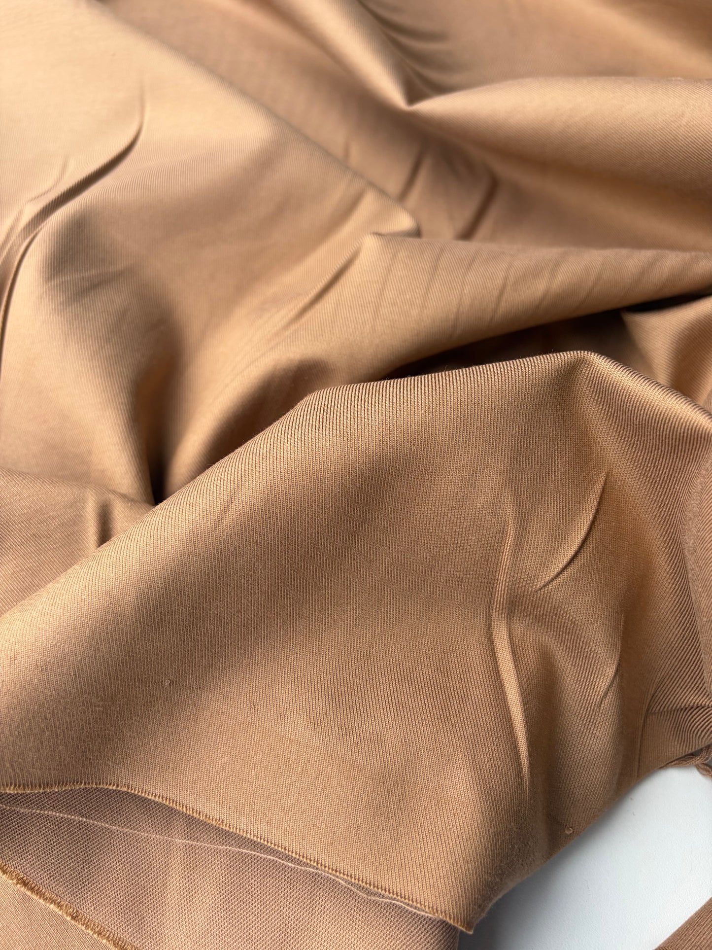 LC VINCE 015 soft cotton twill camel