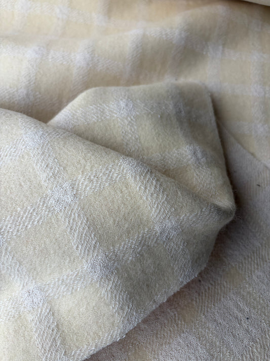 VINCE 017 heavy wool check off-white