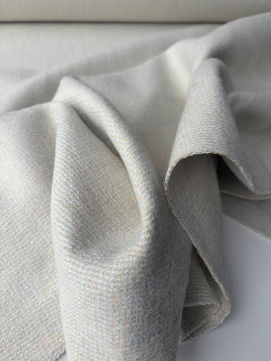 VINCE 018 heavy wool small check off-white