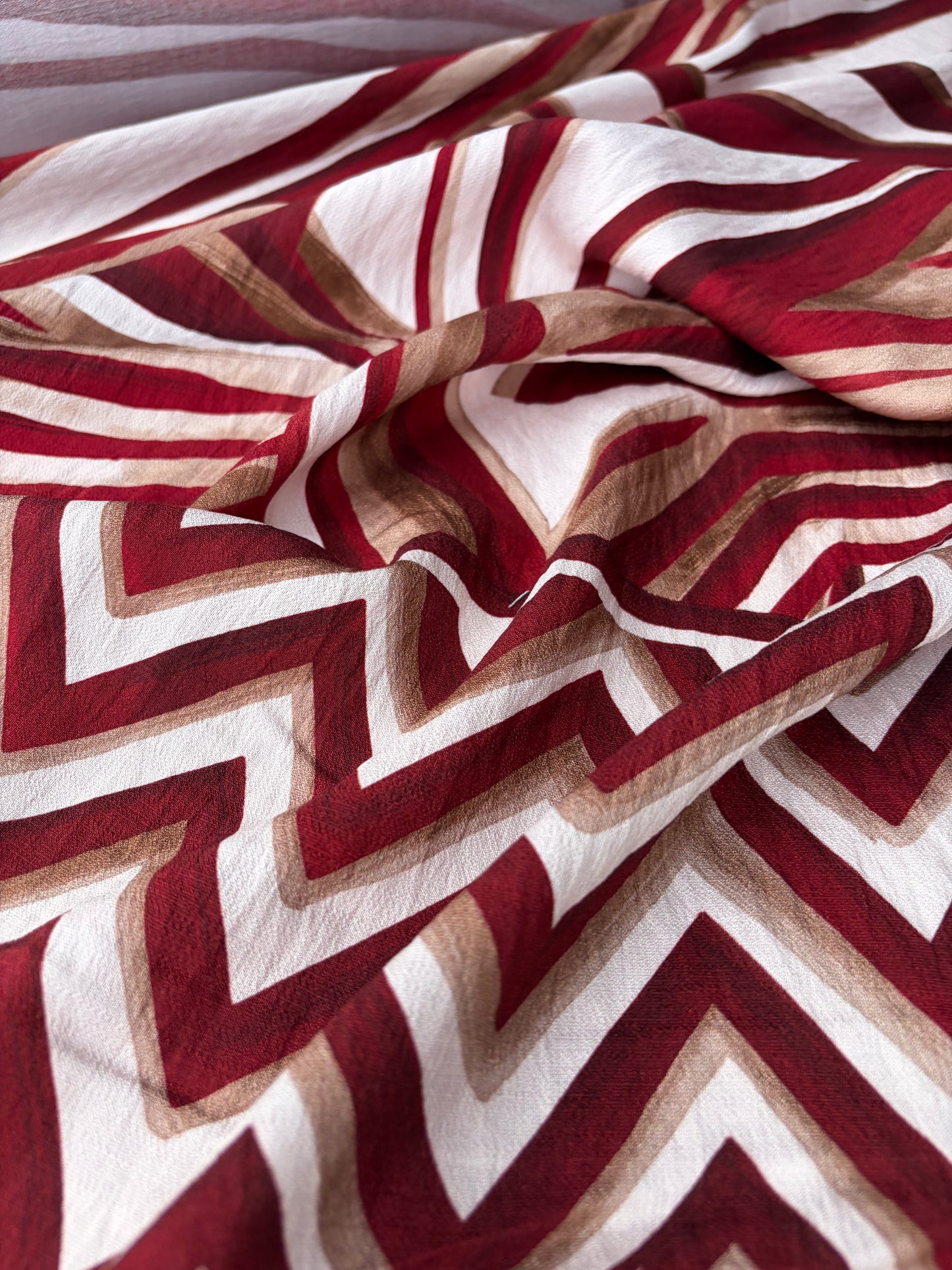 SMITHERS 015 red/burgundy double border viscose graphical print