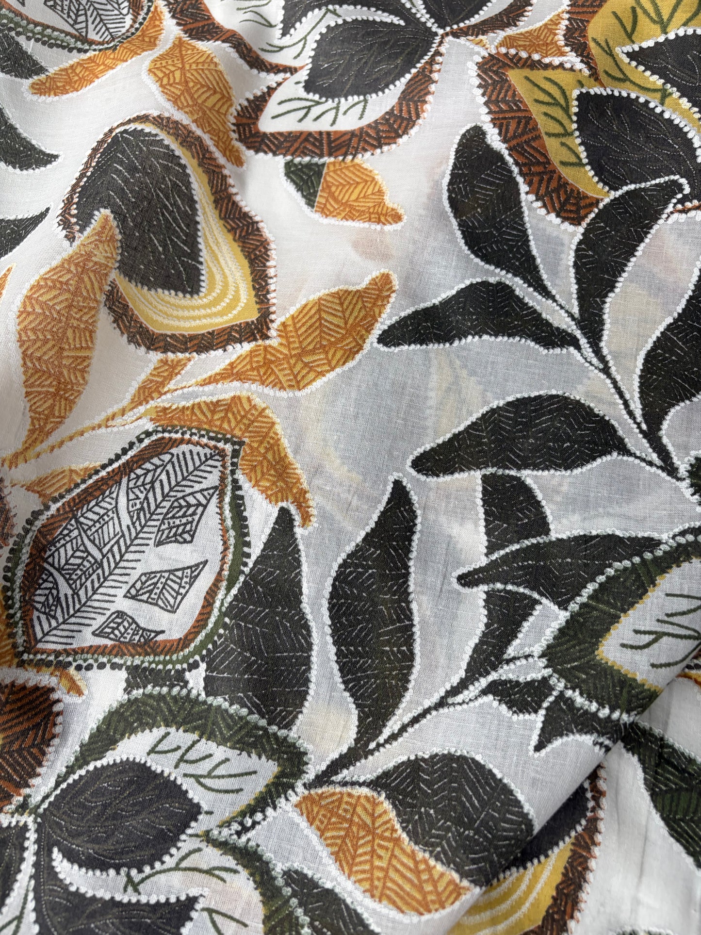 VINCE 020 cotton voile brown/yellow print