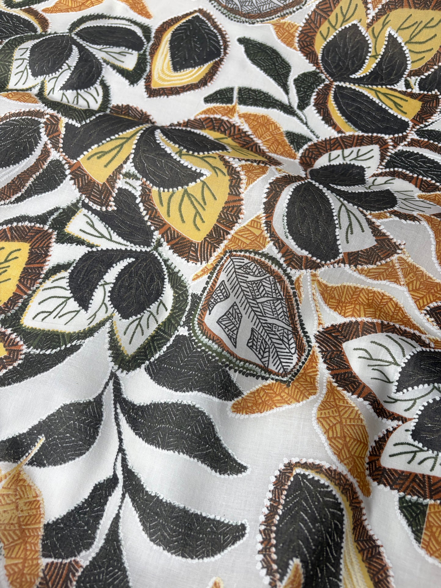 VINCE 020 cotton voile brown/yellow print