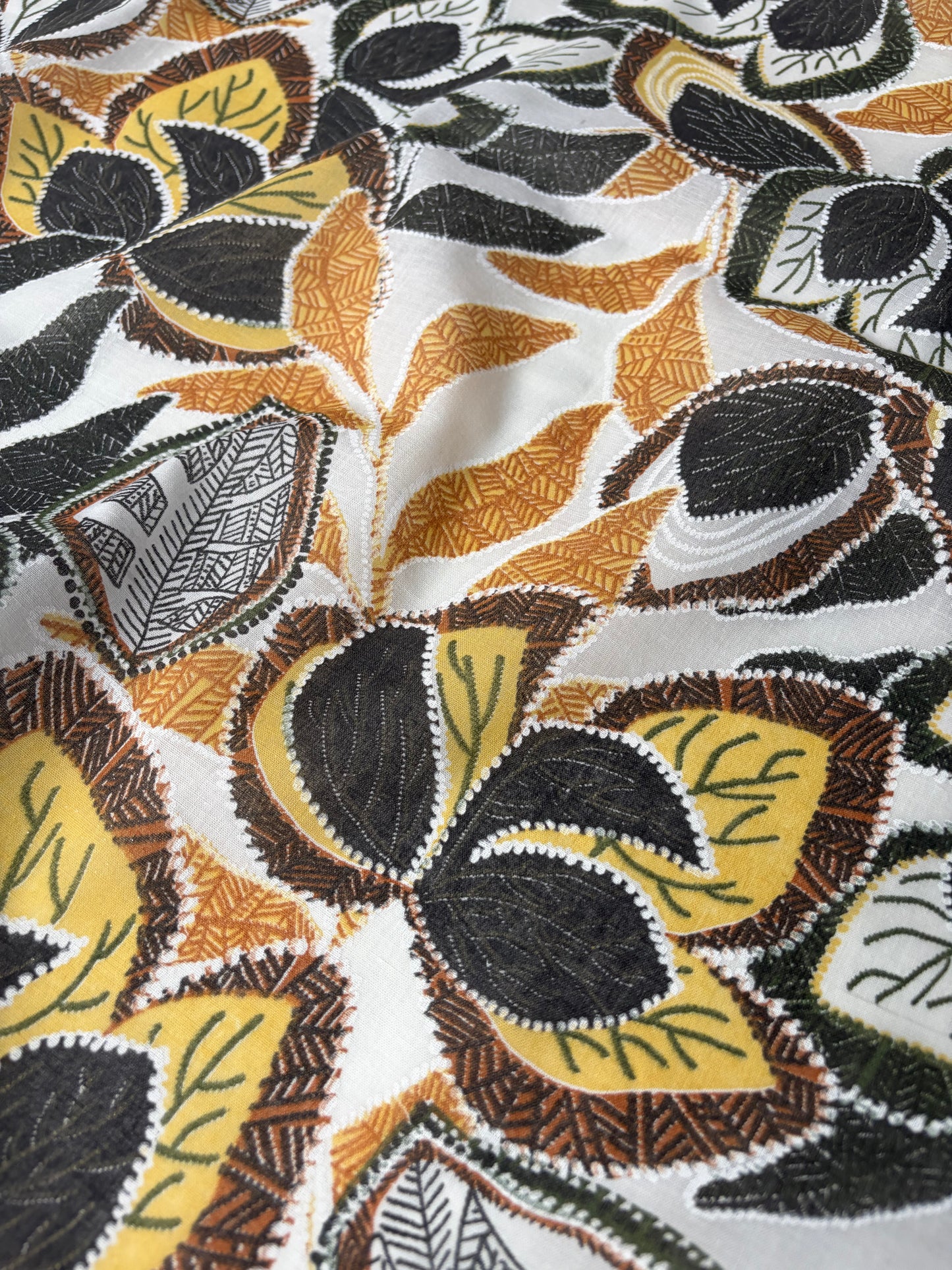 VINCE 020 cotton voile brown/yellow print