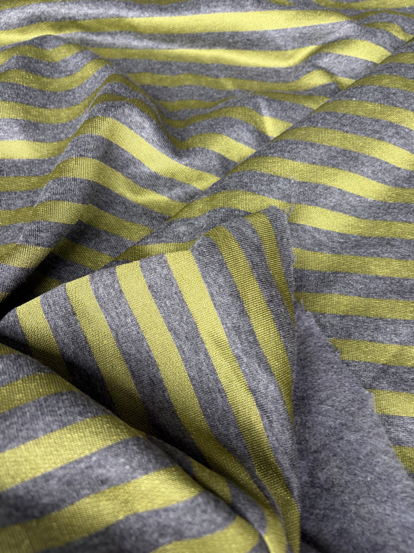 VINCE 022 heavy viscose jersey shiny stripes