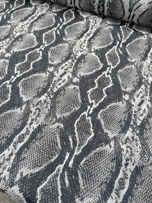 Hélène 021 stretch jacquard snake