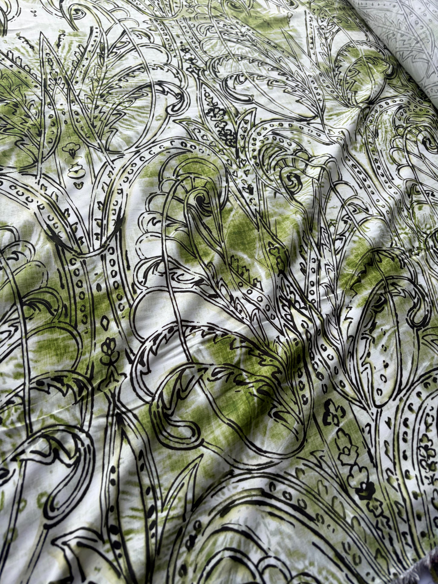 VINCE 024 cotton voile fade out print green/white