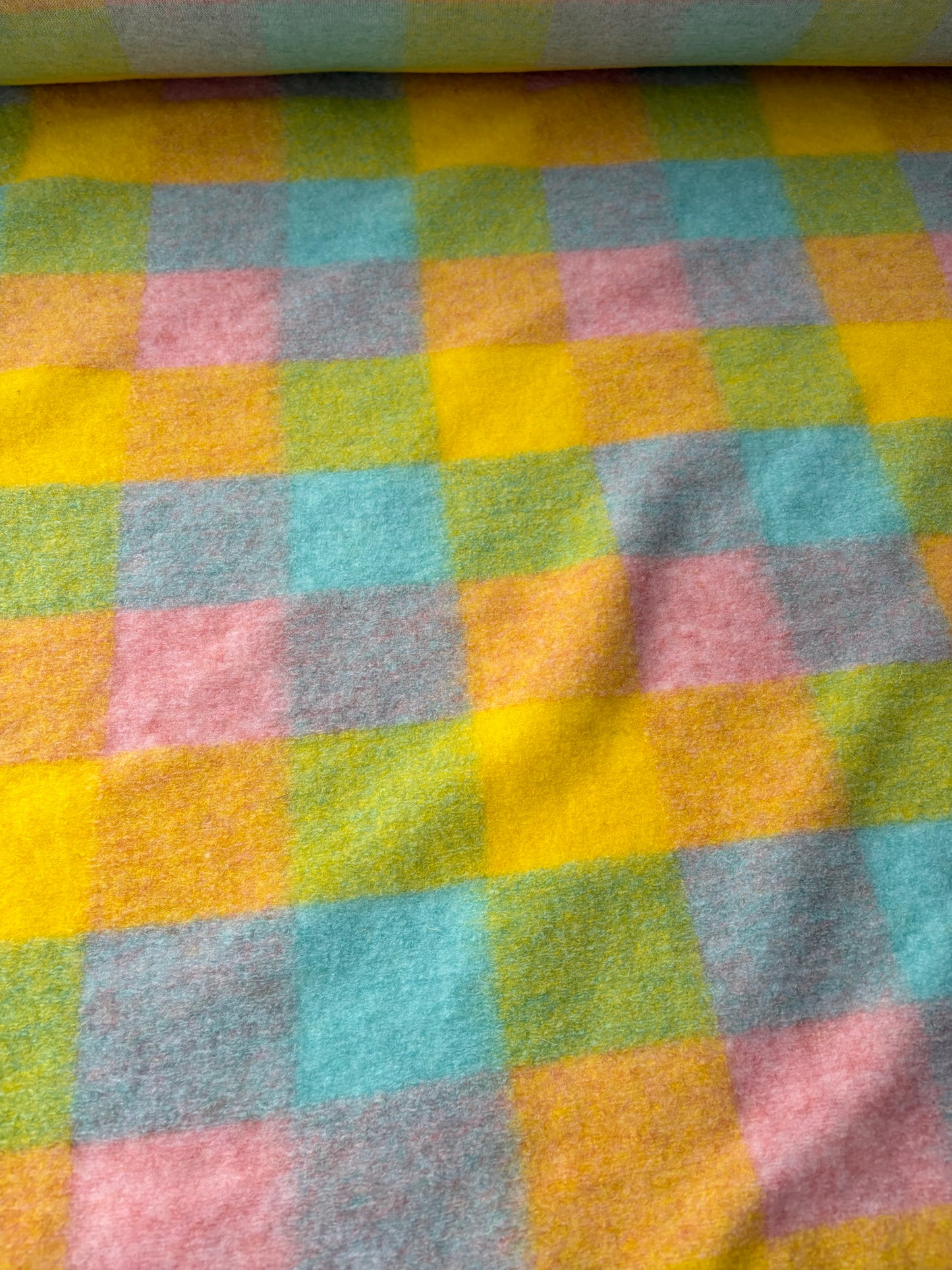 SMITHERS 020 yellow/aqua checkered heavy boiled wool with fringes