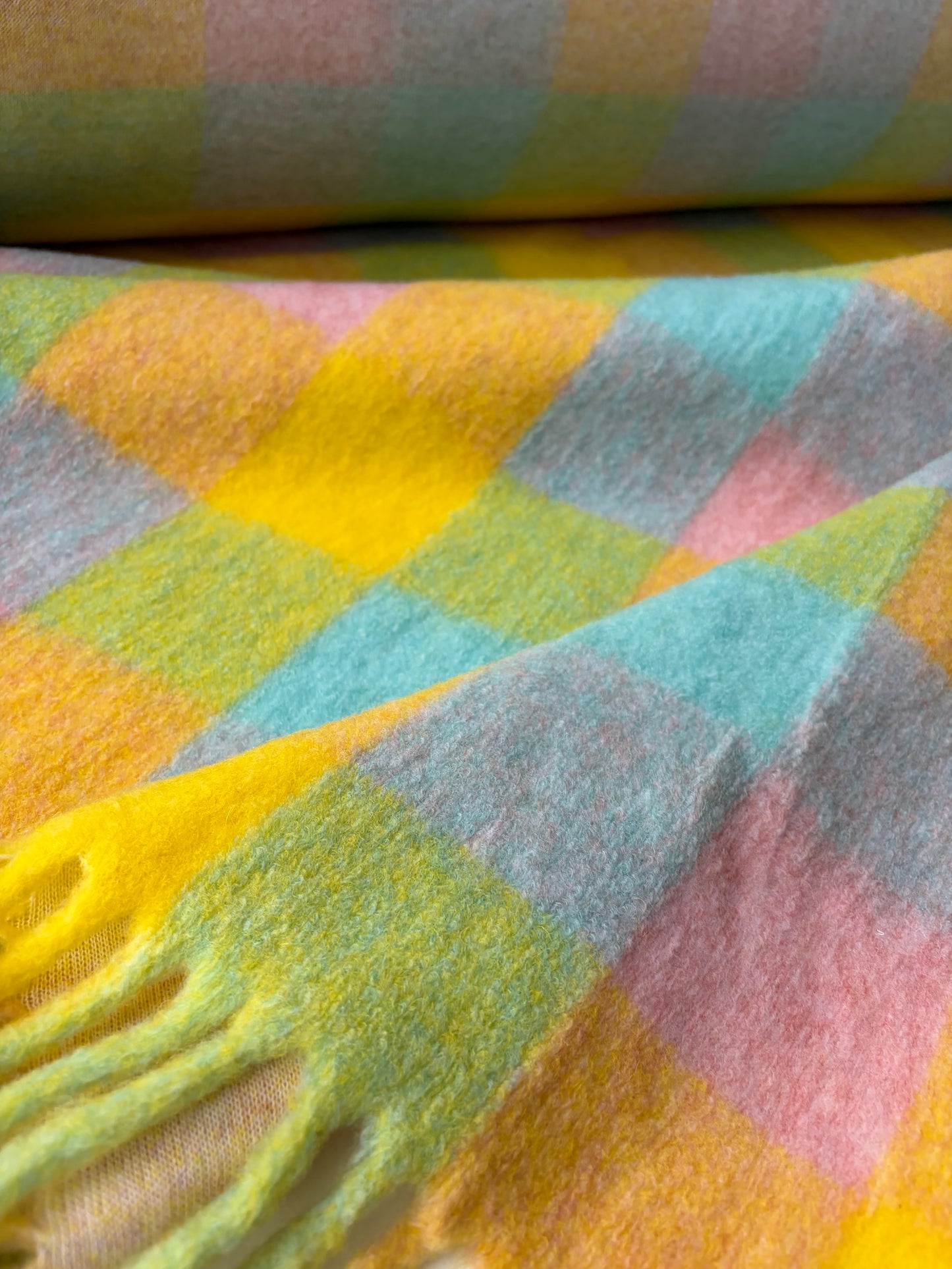 SMITHERS 020 yellow/aqua checkered heavy boiled wool with fringes