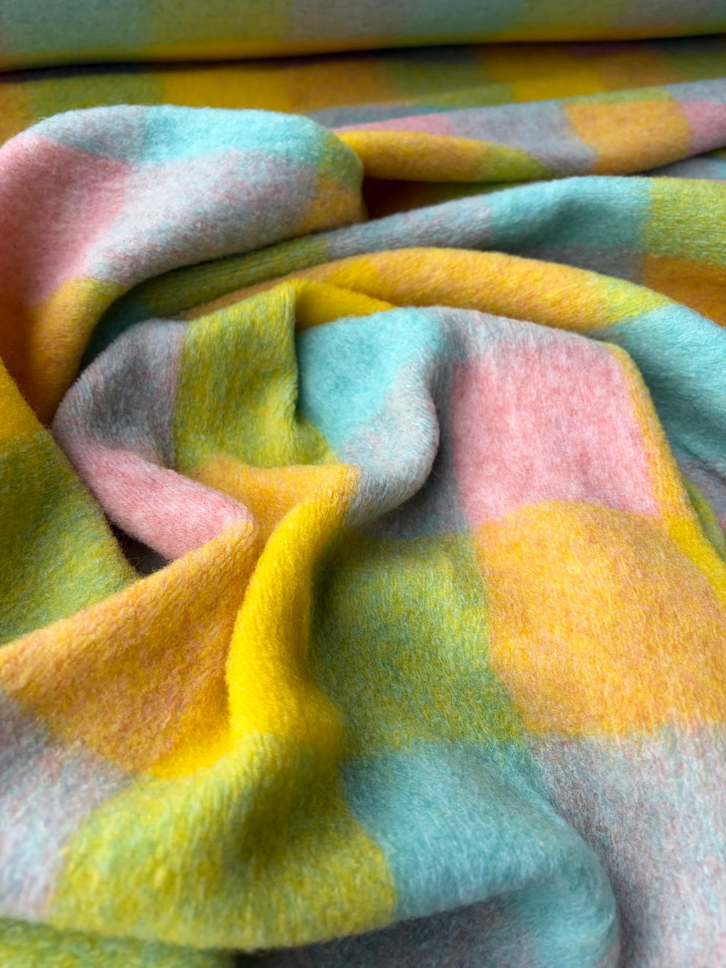 SMITHERS 020 yellow/aqua checkered heavy boiled wool with fringes