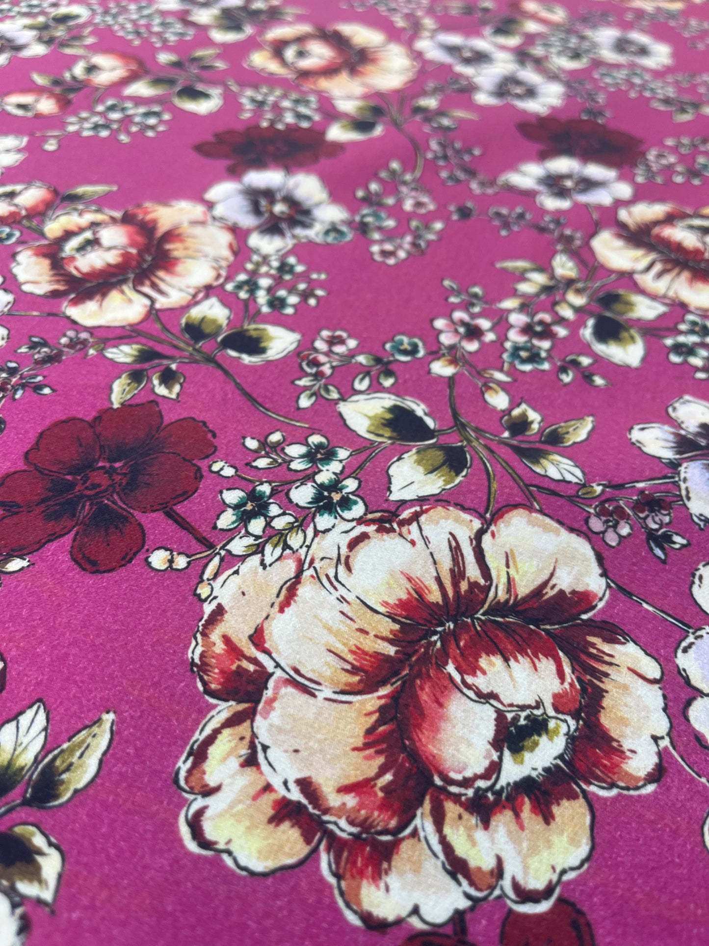 POLLY JANE 029 cotton satin stretch  fuchsia roses