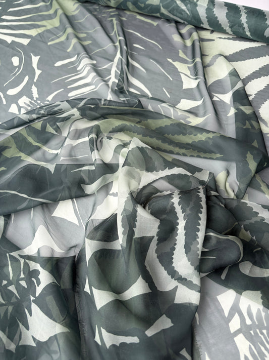 VINCE 025 chiffon green jungleleaves