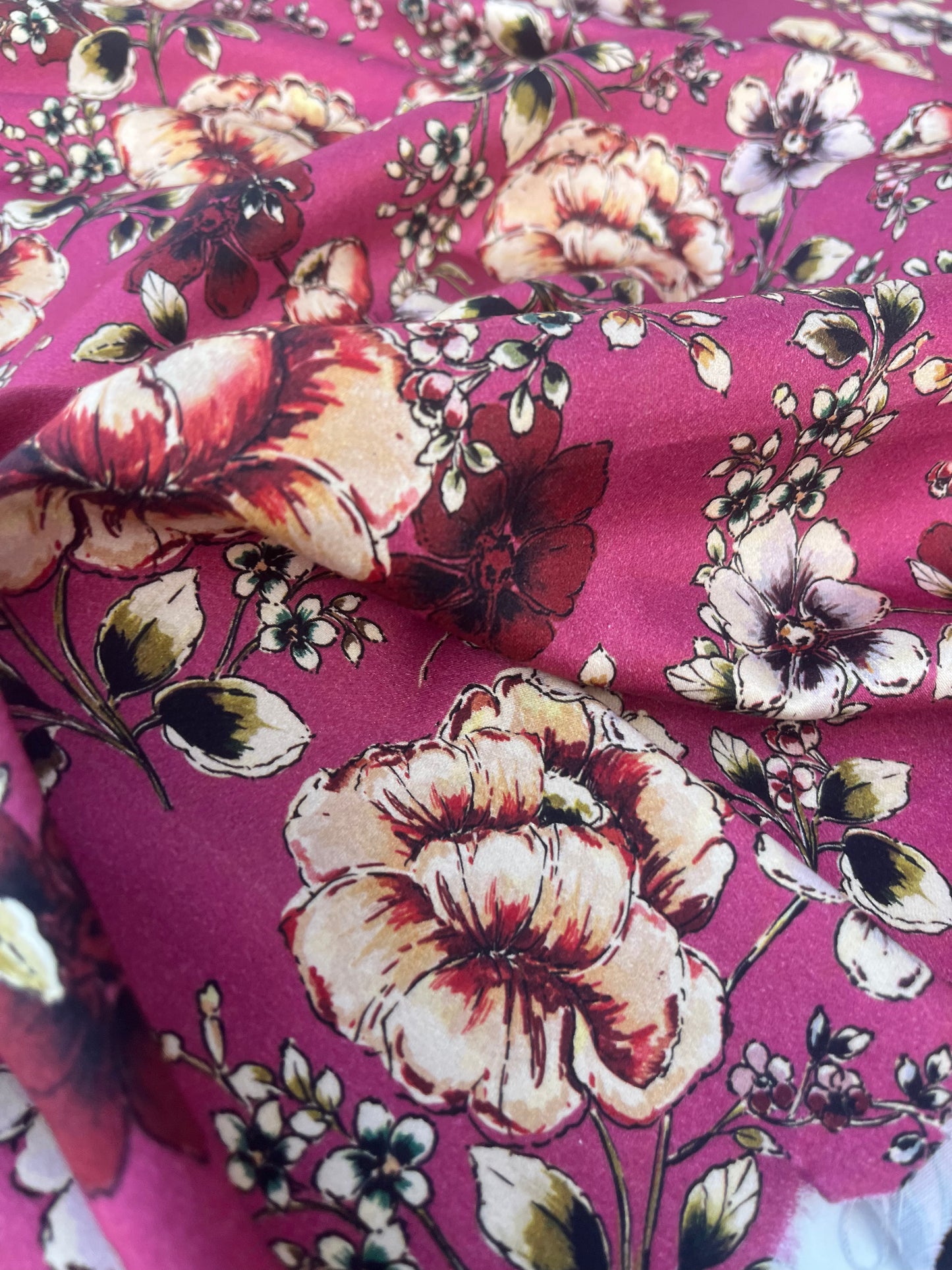 POLLY JANE 029 cotton satin stretch  fuchsia roses