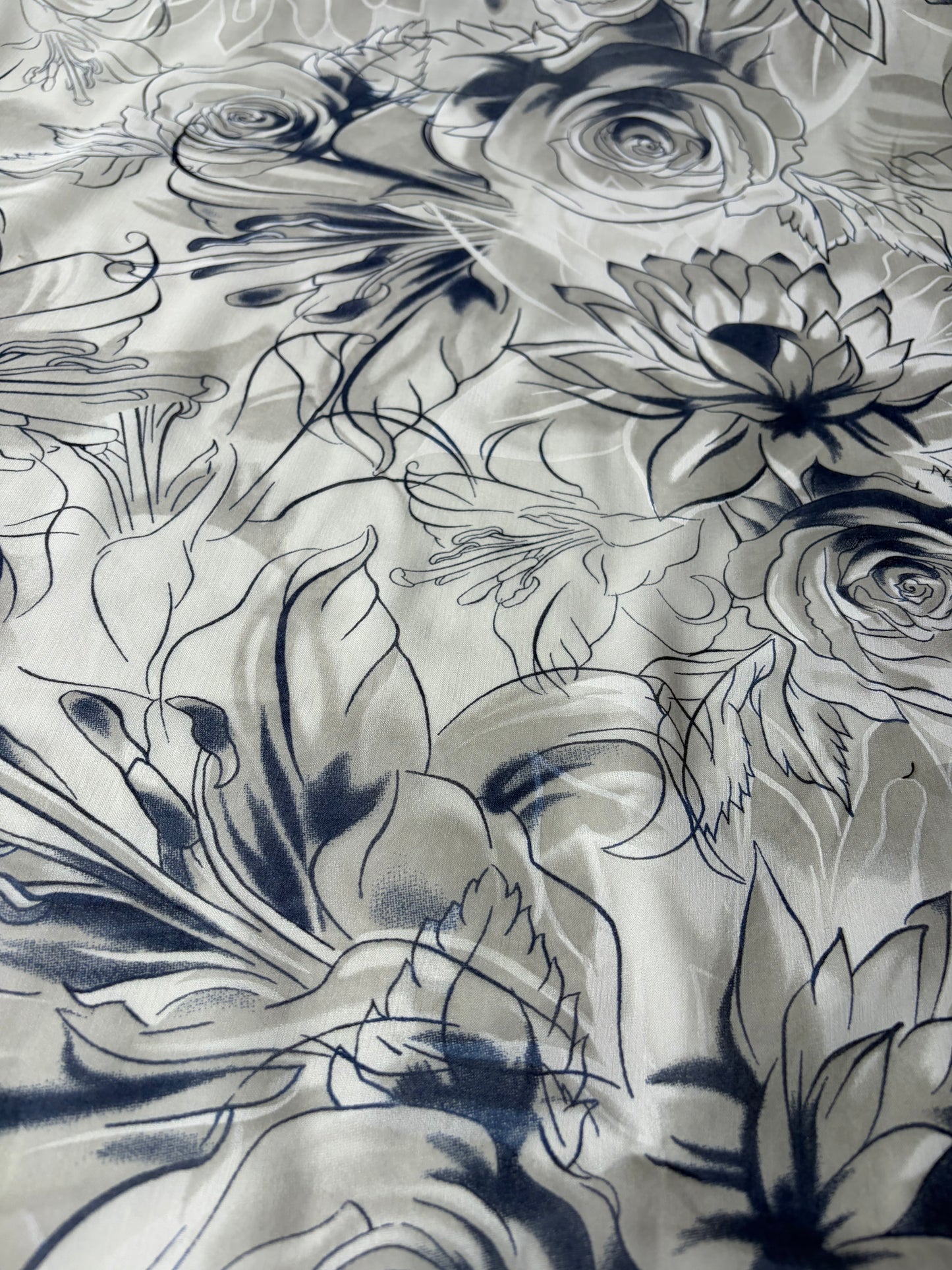 VINCE 028 cotton crepon grey/blue print