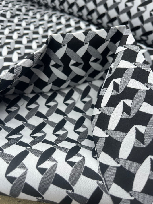 Hélène 028 stretch jacquard off white-black basket weave