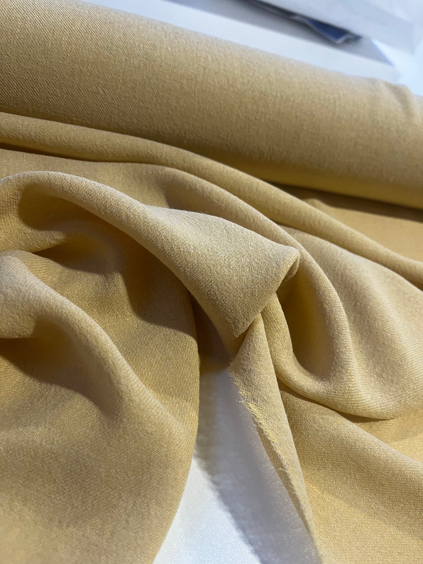 JANE 008 gauze viscose/wool warm yellow